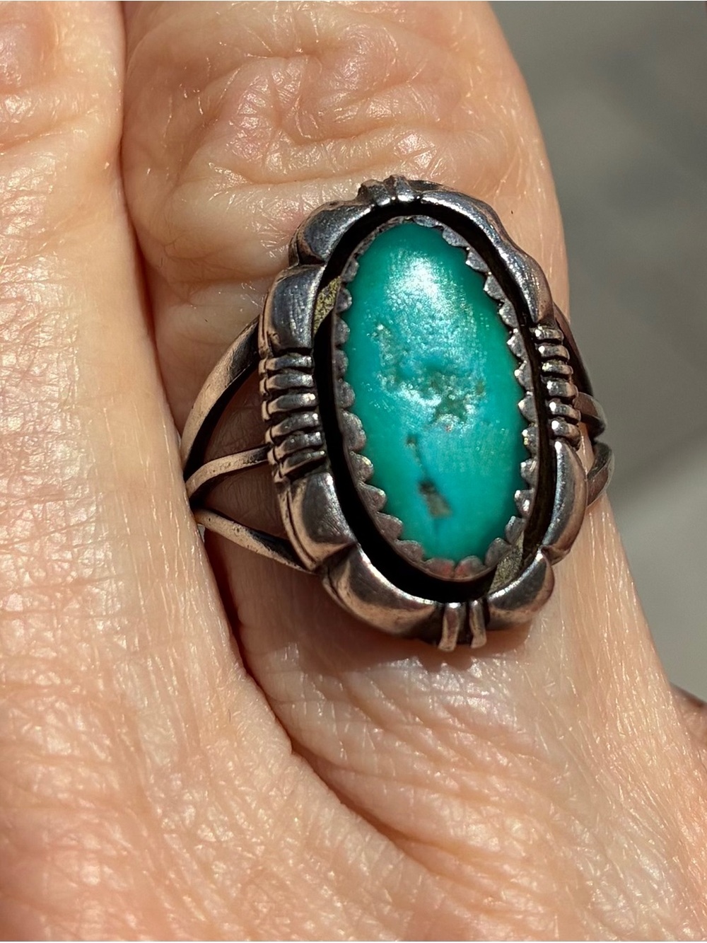 LESLIE YAZZIE Vintage Navajo Turquoise Cabochon Ring Sterling Silver Sz 6.75